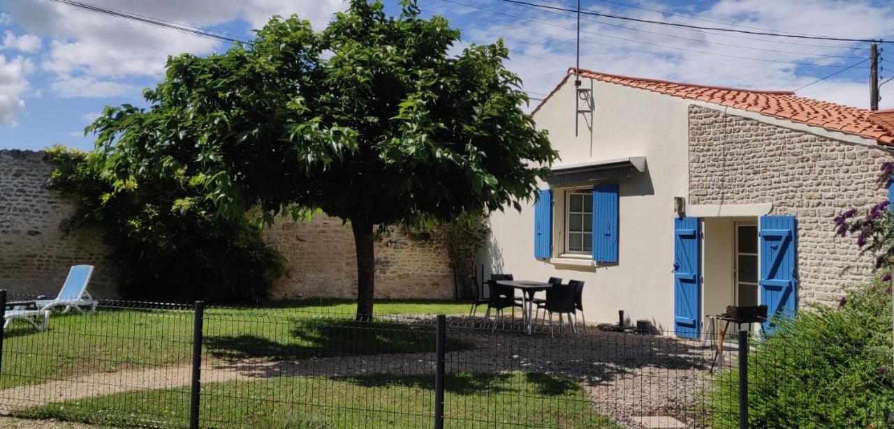 Gite Du Clos De La Vigne Montreuil  Eksteriør bilde